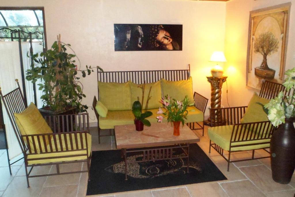 The Originals City, Hotel Le Village Provencal, Aix-En-Provence Nord Pertuis Εξωτερικό φωτογραφία